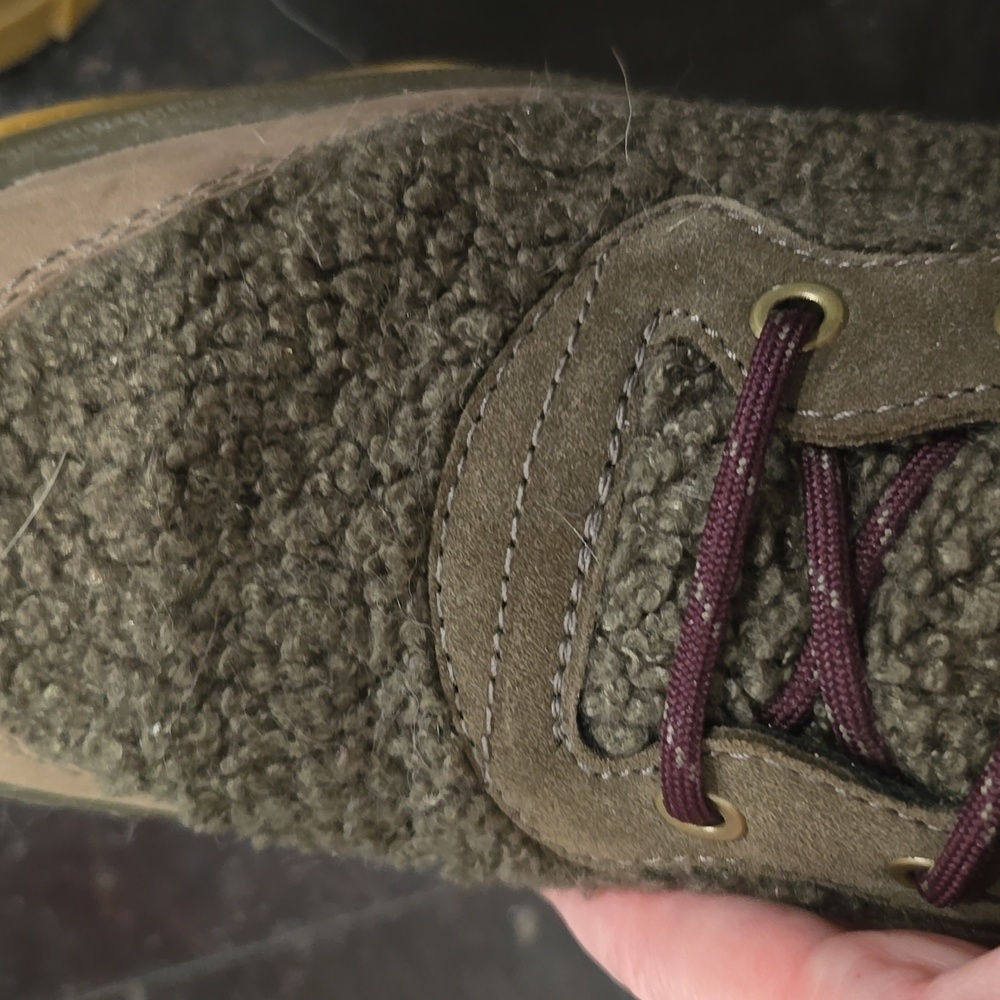 Sorel BREX Boot - Olive Green and Brown w/burgundy Laces (Faux Shearling) 😍 - Picture 6 of 6